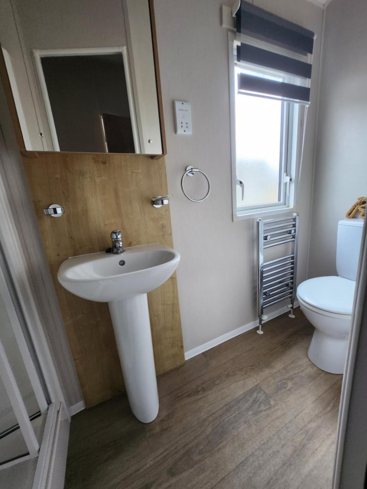 Dees Hot Tub Breaks At Tattershall Lakes Jet Ski 4 Экстерьер фото