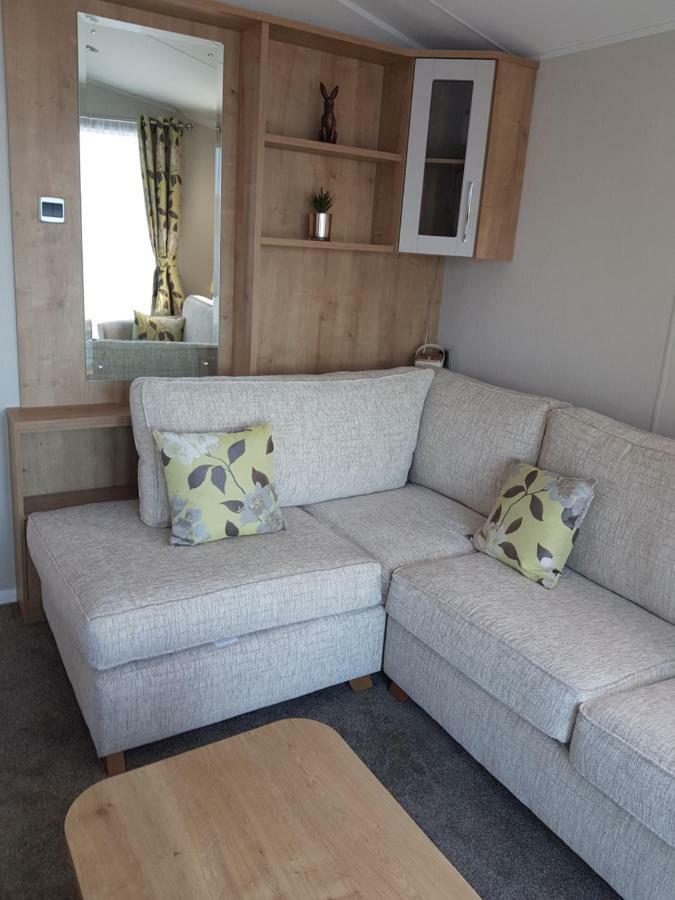 Dees Hot Tub Breaks At Tattershall Lakes Jet Ski 4 Экстерьер фото